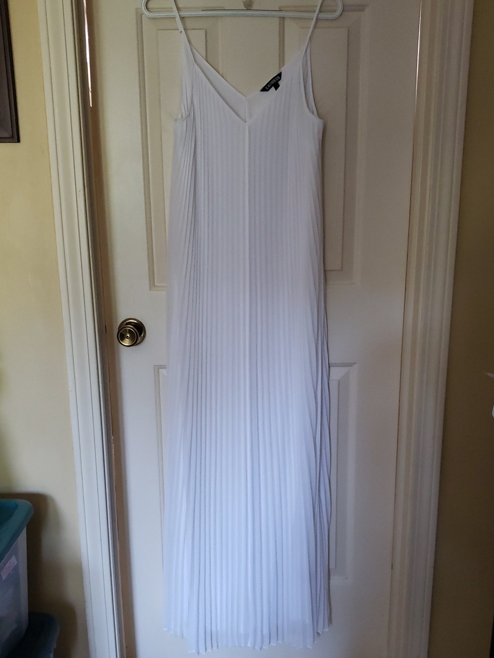 Elegant EXPRESS White Pleated Maxi Slip Dress Size Large